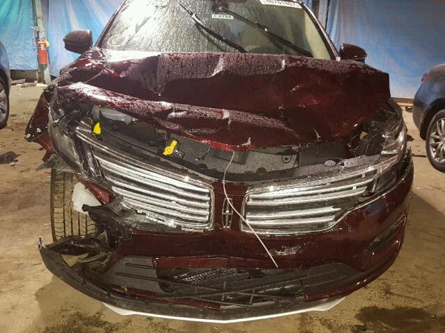 5LMCJ2C90HUL71950 - 2017 LINCOLN MKC SELECT MAROON photo 9