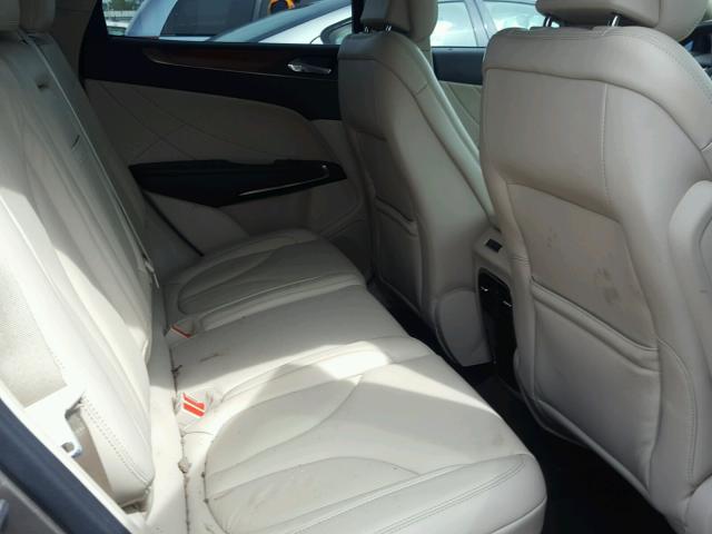 5LMCJ2C98HUL16095 - 2017 LINCOLN MKC SELECT ნაცრისფერი ფოტო 6