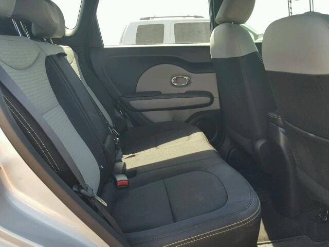 KNDJP3A56F7798127 - 2015 KIA SOUL CHARCOAL photo 6