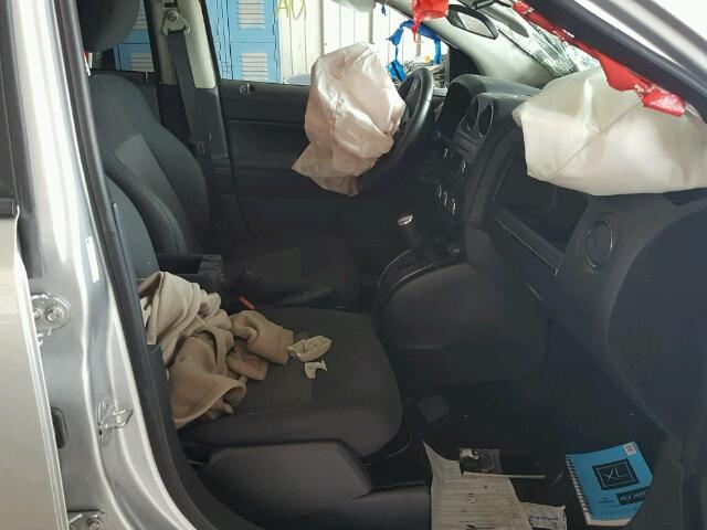 1J4NF1FB3BD191468 - 2011 JEEP COMPASS SP SILVER photo 5