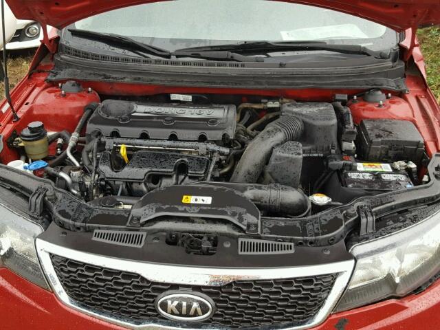 KNAFU4A27D5723906 - 2013 KIA FORTE EX RED photo 7