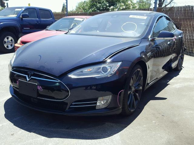 5YJSA4H28FFP75076 - 2015 TESLA MODEL S 85 BLUE photo 2