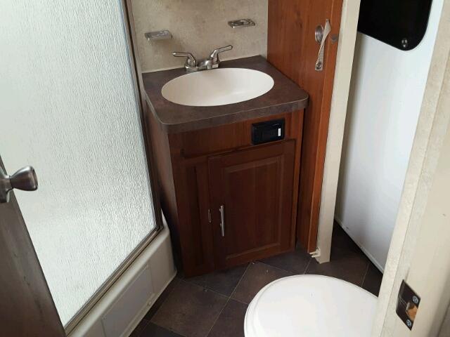 4X4TFLH23D1850587 - 2013 WILDWOOD FLAGSTAFF WHITE photo 6