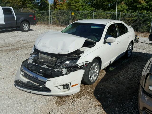 3FAHP0HA4AR338262 - 2010 FORD FUSION WHITE photo 2