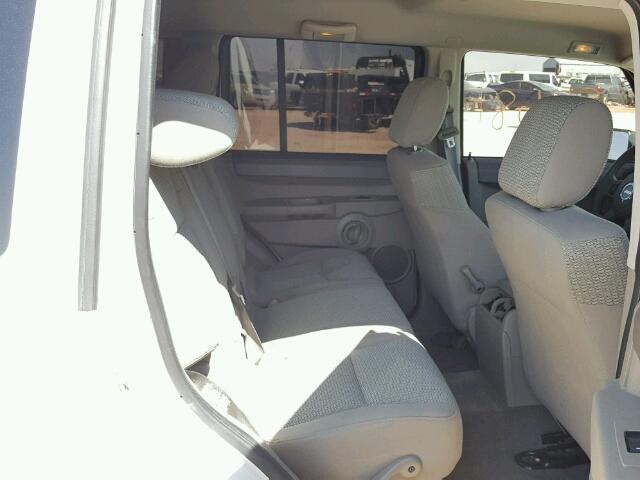 1J8HG48KX6C345922 - 2006 JEEP COMMANDER WHITE photo 6