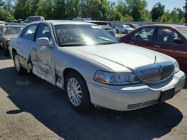 1LNHM83W24Y607803 - 2004 LINCOLN TOWN CAR U CREAM photo 1