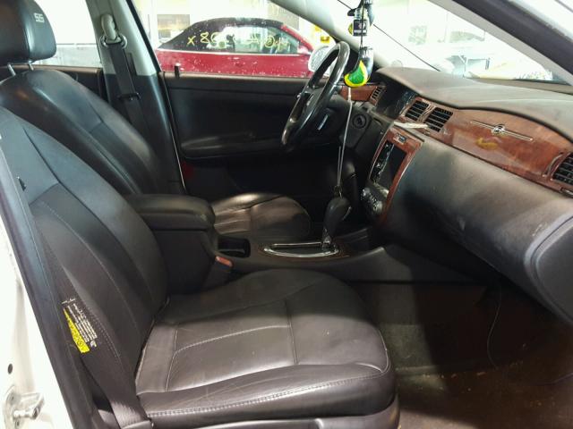 2G1WD58CX69352567 - 2006 CHEVROLET IMPALA SUP 白色 照片 5