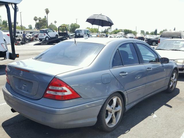 WDBRF52H76F792156 - 2006 MERCEDES-BENZ C GENERATI BLUE photo 4