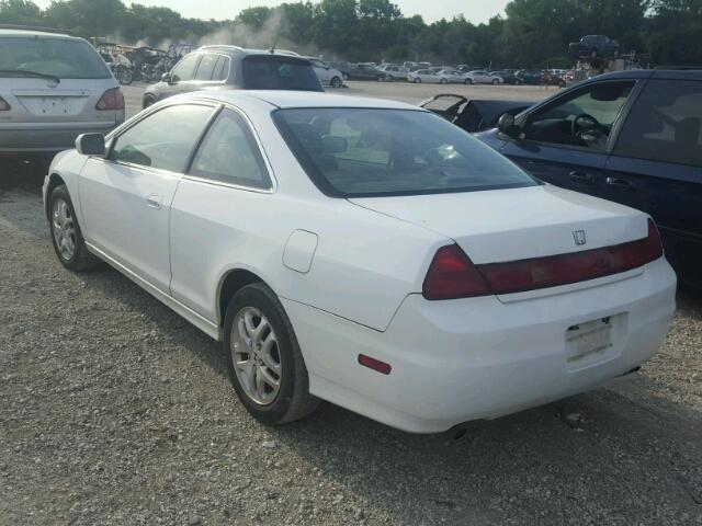 1HGCG22502A035732 - 2002 HONDA ACCORD EX WHITE photo 3