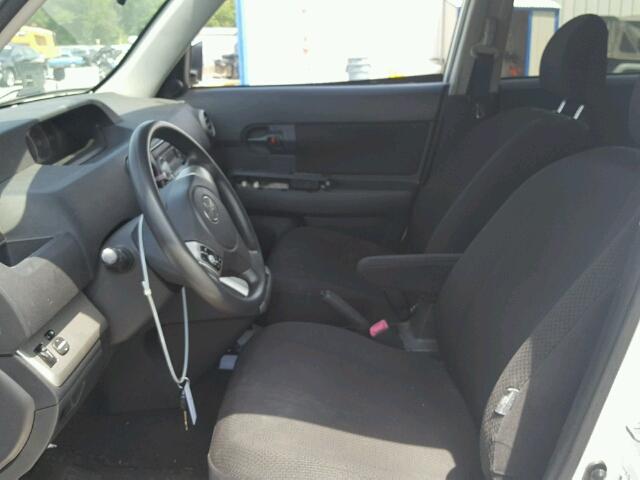 JTLZE4FE3A1099433 - 2010 TOYOTA SCION XB Weiß Foto 5