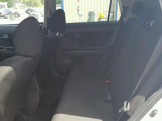 JTLZE4FE3A1099433 - 2010 TOYOTA SCION XB Weiß Foto 6