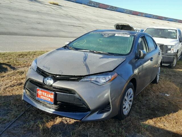 2T1BURHE9HC946374 - 2017 TOYOTA COROLLA GRAY photo 2