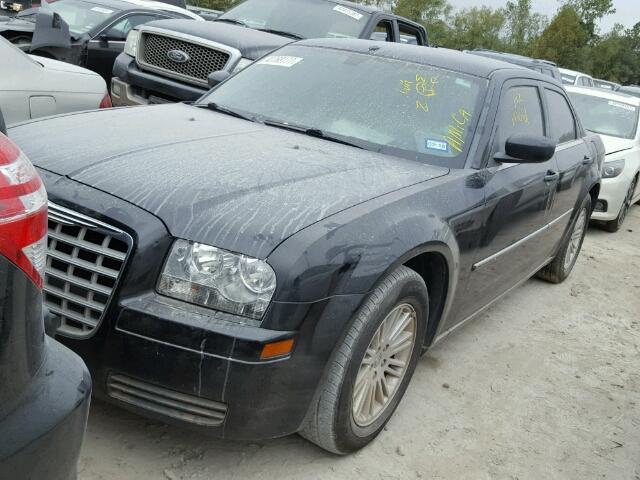 2C3KA43DX9H622968 - 2009 CHRYSLER 300 LX BLACK photo 2