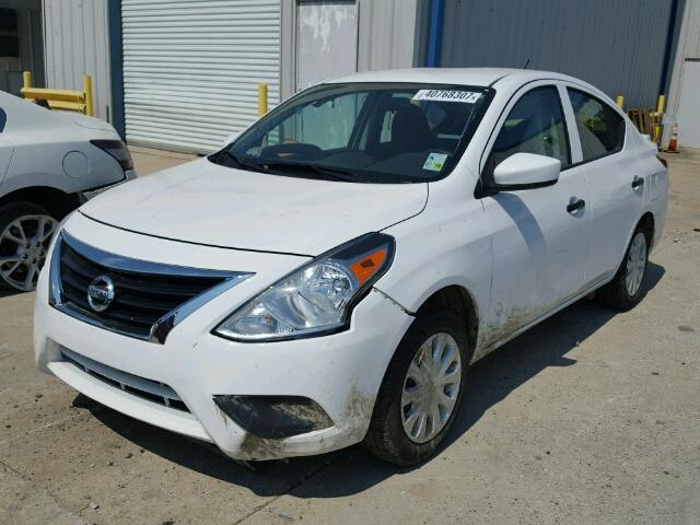 3N1CN7AP9HL856014 - 2017 NISSAN VERSA WHITE photo 2