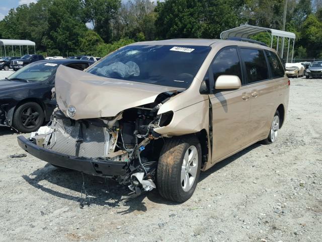 5TDKK3DC3DS320537 - 2013 TOYOTA SIENNA LE GOLD photo 2