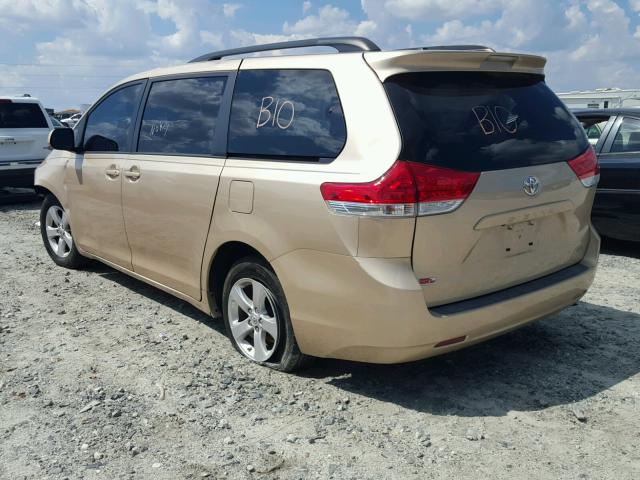 5TDKK3DC3DS320537 - 2013 TOYOTA SIENNA LE GOLD photo 3