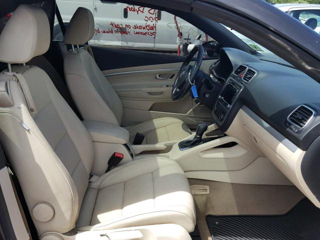 WVWBW7AHXCV001233 - 2012 VOLKSWAGEN EOS KOMFOR 棕色 照片 5