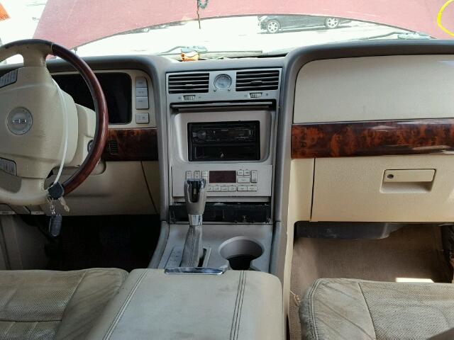 5LMFU27R44LJ20945 - 2004 LINCOLN NAVIGATOR 栗色 照片 9