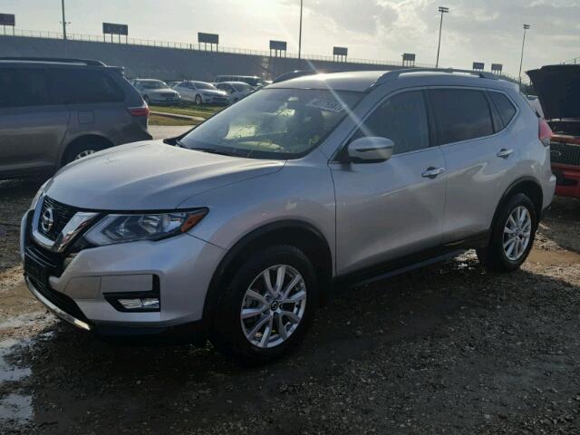 JN8AT2MT4HW142554 - 2017 NISSAN ROGUE SILVER photo 2