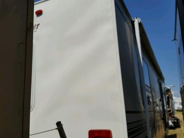 4YDT3002321204842 - 2002 KEYSTONE SPRINTER WHITE photo 4