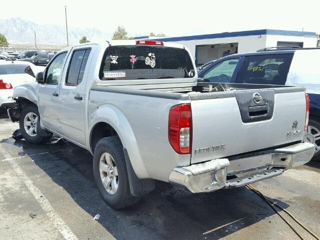 1N6AD0EV3AC408485 - 2010 NISSAN FRONTIER C SILVER photo 3