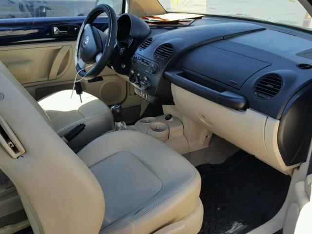 3VWCK21C82M409159 - 2002 VOLKSWAGEN NEW BEETLE ლურჯი ფოტო 5