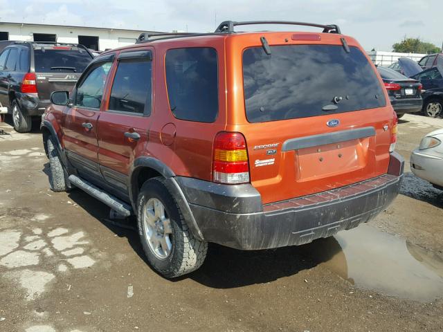 1FMYU03116KD18133 - 2006 FORD ESCAPE ORANGE photo 3