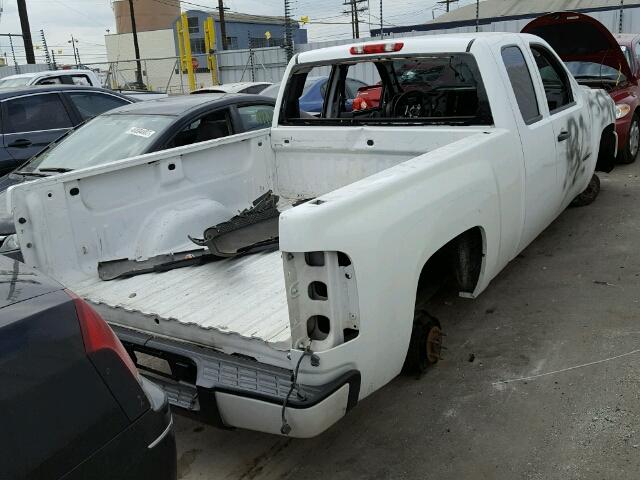 1GCEC19CX9Z196523 - 2009 CHEVROLET SILVERADO WHITE photo 4