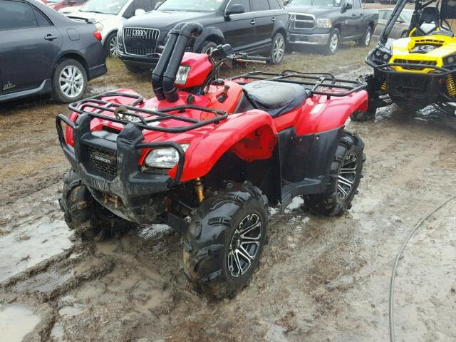 1HFTE3802D4105051 - 2013 HONDA TRX500 RED photo 2