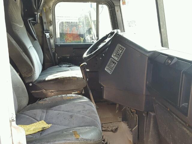 1FUJAPCK04DN04501 - 2004 FREIGHTLINER CONVENTION WHITE photo 5