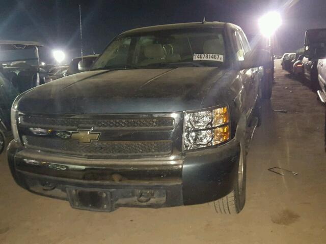 2GCEK13M471624614 - 2007 CHEVROLET SILVERADO BLUE photo 2