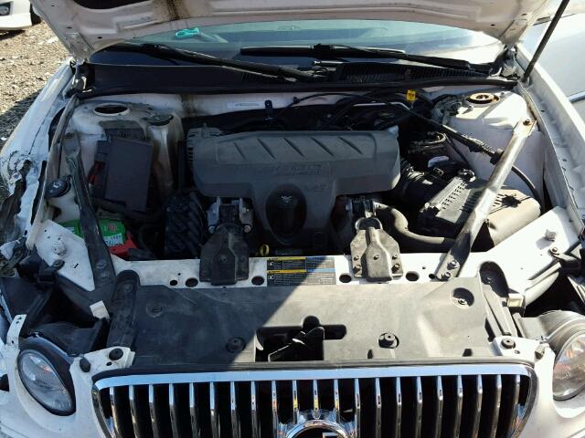 2G4WD582681267964 - 2008 BUICK LACROSSE C WHITE photo 7