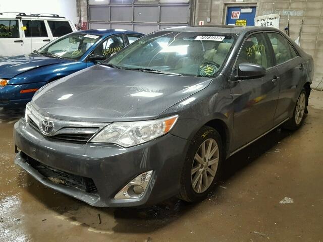 4T1BF1FK8EU807075 - 2014 TOYOTA CAMRY L GRAY photo 2