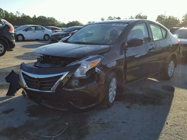 3N1CN7AP9HL880426 - 2017 NISSAN VERSA S BLACK photo 2