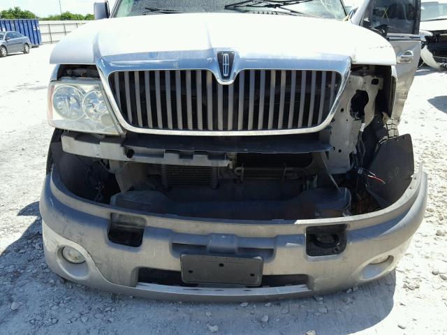 5LMFU27RX3LJ33875 - 2003 LINCOLN NAVIGATOR Złoty zdjęcie 9