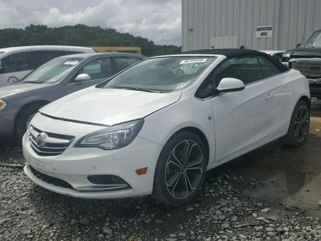 W04WT3N52GG067945 - 2016 BUICK CASCADA PR WHITE photo 2