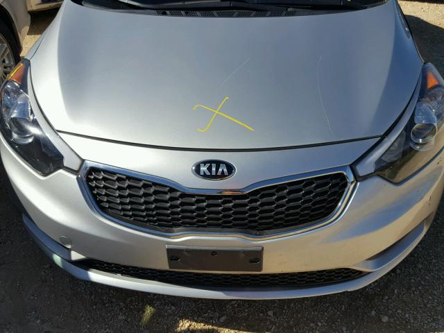 KNAFK4A66F5284788 - 2015 KIA FORTE LX SILVER photo 8