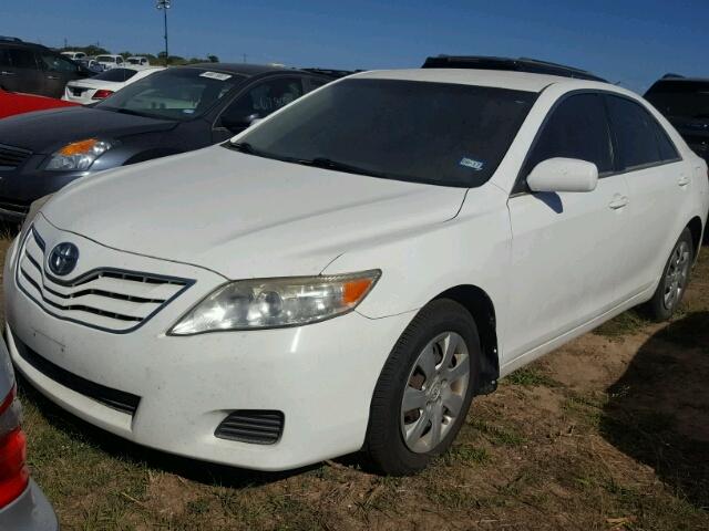 JTNBF3EK9B3012163 - 2011 TOYOTA CAMRY WHITE photo 2