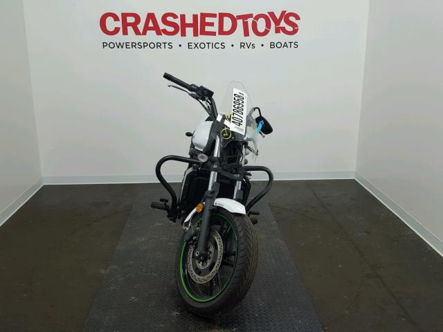 JKAENEB13FDA03922 - 2015 KAWASAKI EN650 B GRAY photo 2