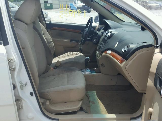KL1TD66E79B681628 - 2009 CHEVROLET AVEO LS WHITE photo 5