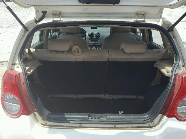 KL1TD66E79B681628 - 2009 CHEVROLET AVEO LS WHITE photo 9