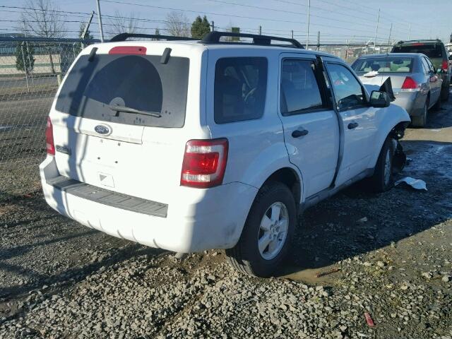 1FMCU0D79AKD21321 - 2010 FORD ESCAPE XLT WHITE photo 4