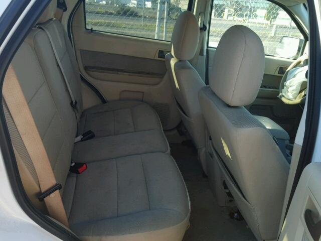 1FMCU0D79AKD21321 - 2010 FORD ESCAPE XLT WHITE photo 6