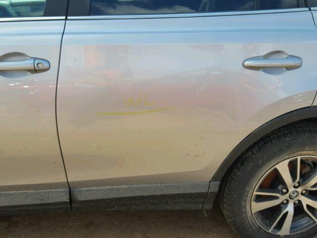 2T3WFREV4HW348943 - 2017 TOYOTA RAV4 XLE SILVER photo 9