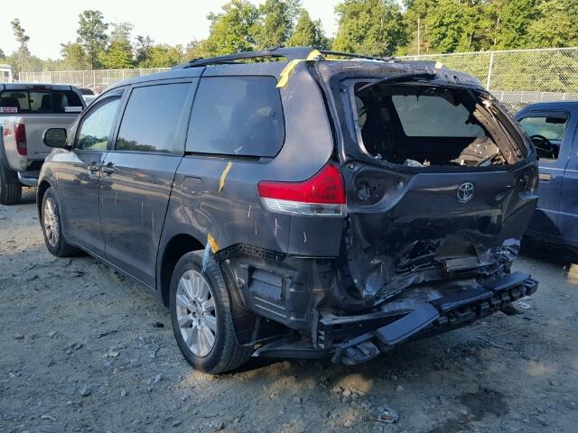 5TDDK3DC8DS064615 - 2013 TOYOTA SIENNA XLE SILVER photo 3