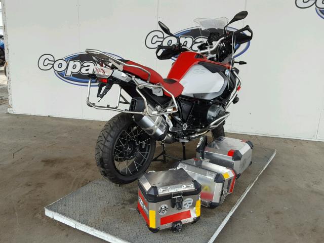 WB10A1204HZ666850 - 2017 BMW R1200 GS A TWO TONE photo 4