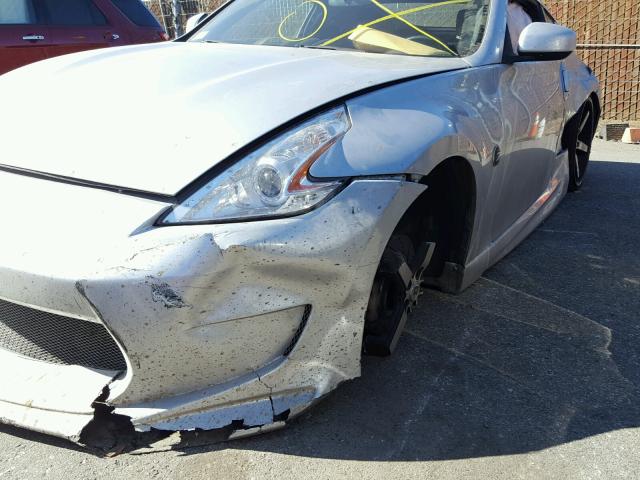 JN1AZ44E69M400435 - 2009 NISSAN 370Z SILVER photo 9