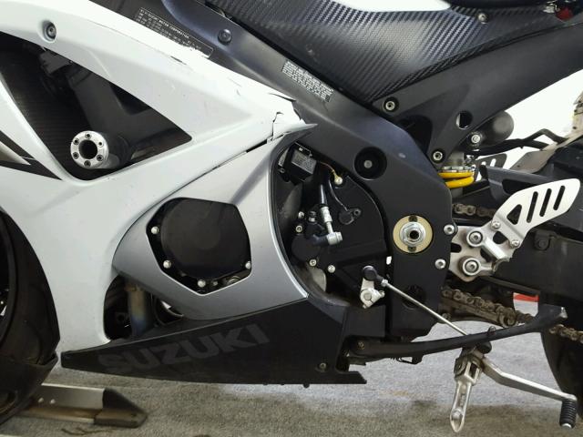 JS1GT77A382101931 - 2008 SUZUKI GSX-R1000 WHITE photo 12