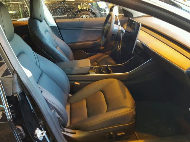 5YJ3E1EA1JF033811 - 2018 TESLA MODEL 3 შავი ფოტო 5
