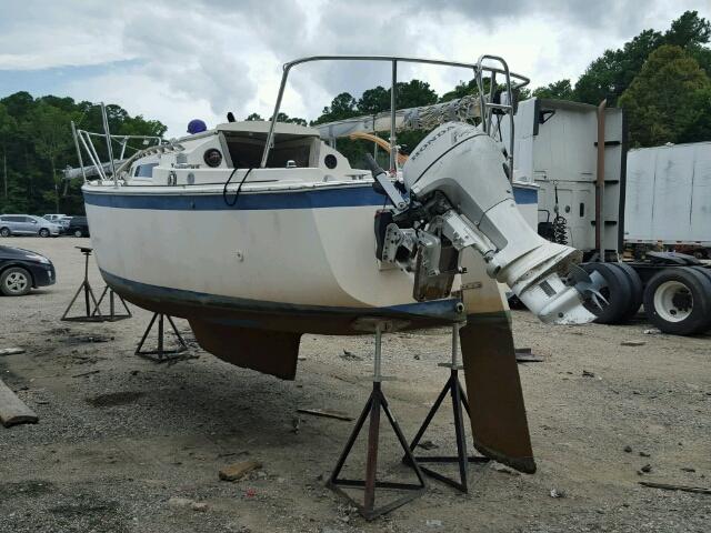 XDYT0864M82D - 1982 SAIL BOAT WHITE photo 3